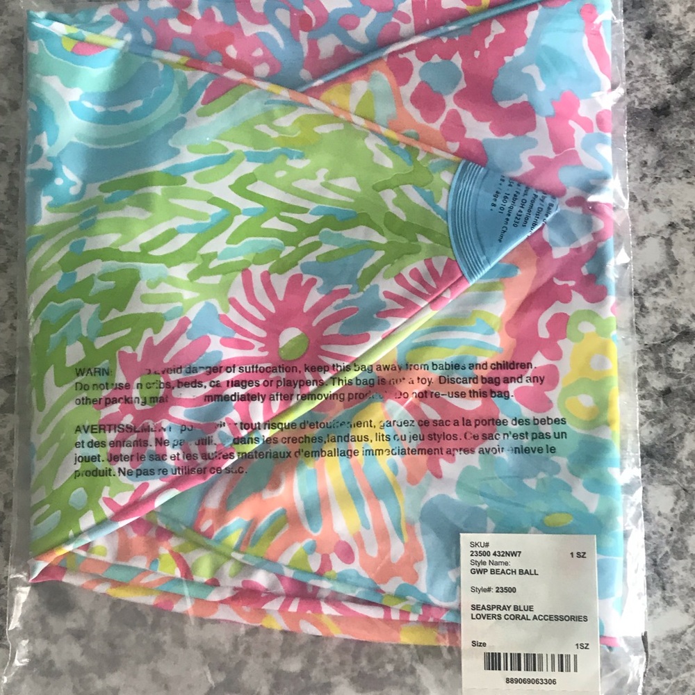 NWT Lilly Pulitzer Lovers Coral Beach Ball - Picture 2 of 5